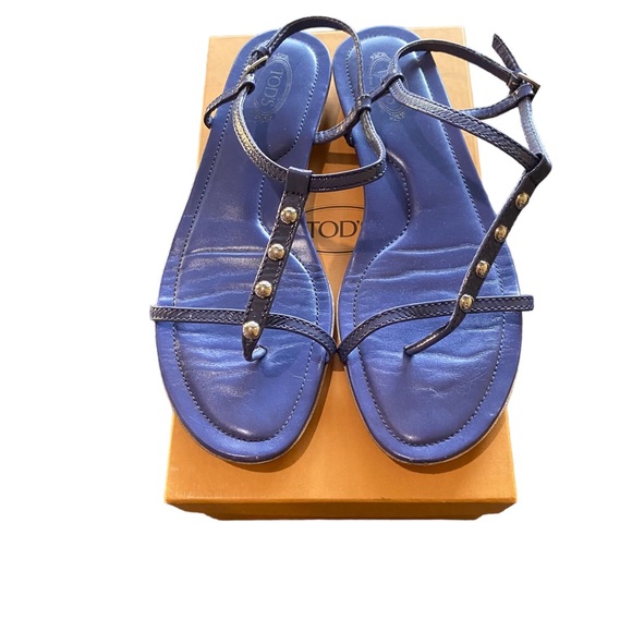 Tod’s Flat Sandals - Picture 1 of 8